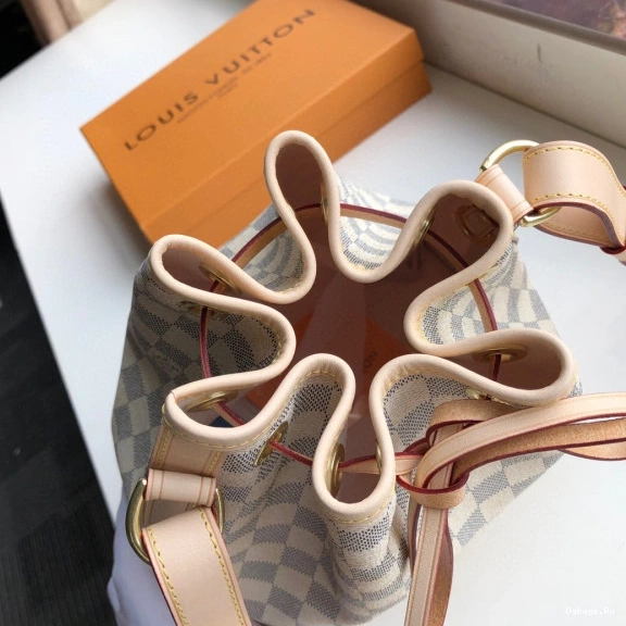 BB LOUIS VUITTON NOE 0429